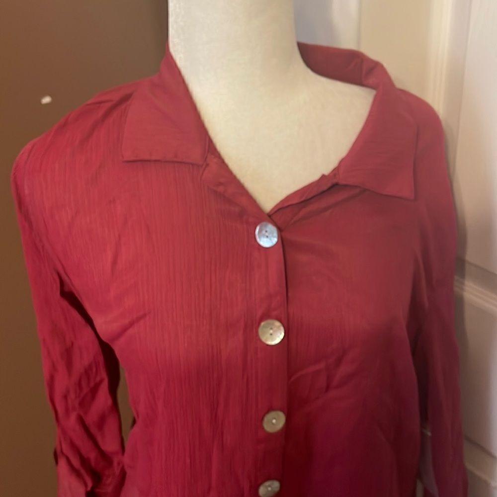 Como Vintage Button Up Blouse New Size Medium